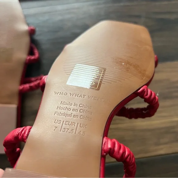 Who What Wear Red Elastic Strappy Sandals NWOT - Picture 3 of 3